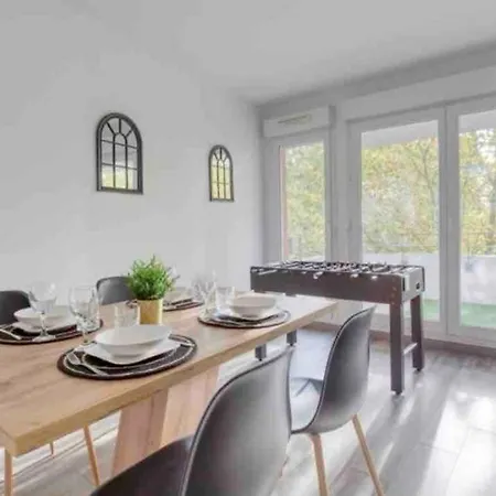 Le Disneyland - Parking Gratuit * Montévrain